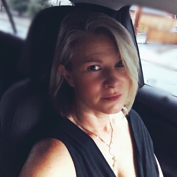 Meet your Posher, Monique - Picture 1 of 1